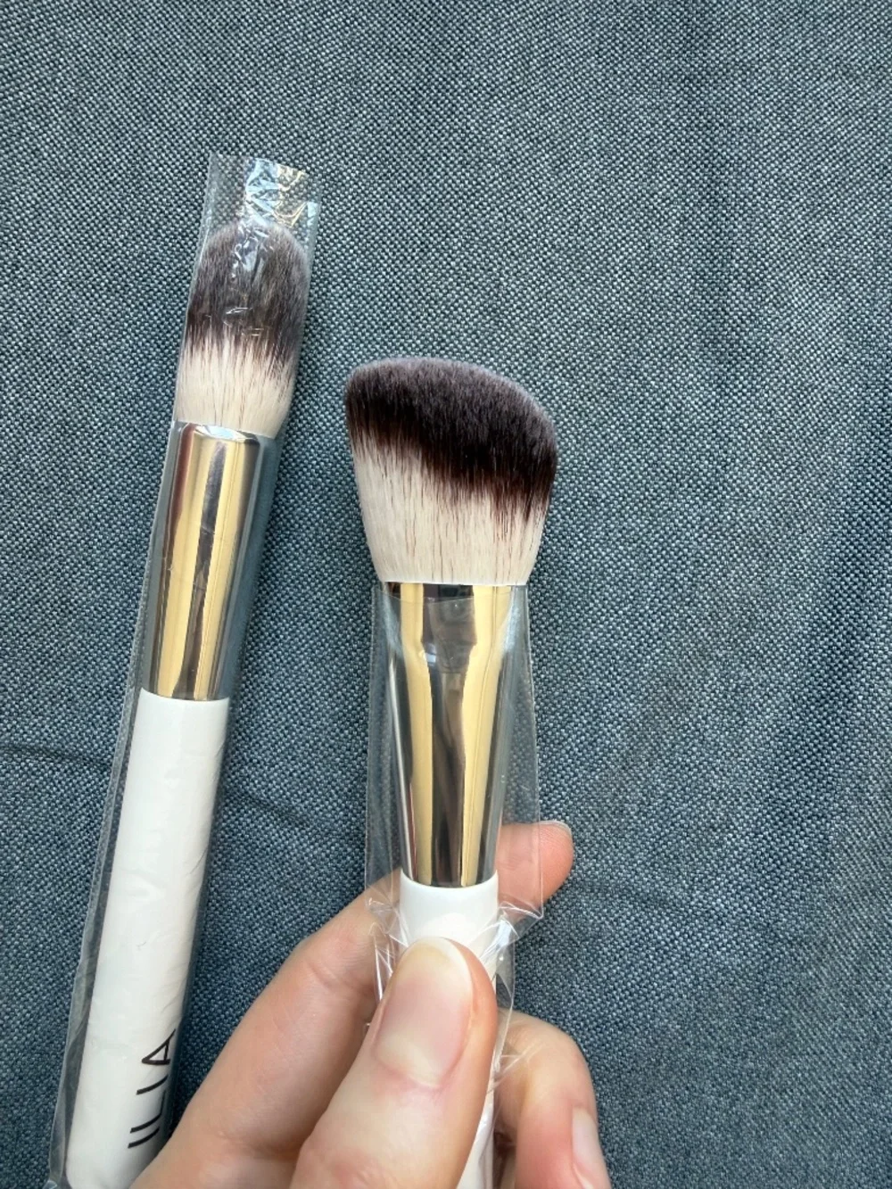 NWT ILIA Blush and Bronzer Makeup Brushes - Set of Two